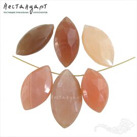 Адуляр натуральный с огранкой Marquis Peach 20-26 мм