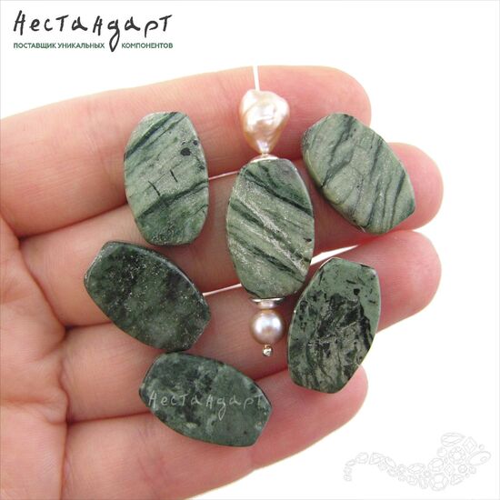 Амфибол натуральный Barrel Cut 20х12 мм, изображение 2