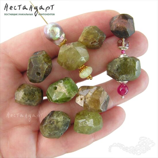 Гранат гроссуляр натуральный Geometric Form 15-19х12-14 мм (уценка), изображение 4