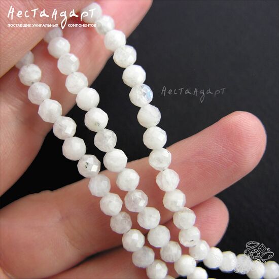 Лунный камень натуральный с огранкой 4,5 мм (уп. 10 шт.), изображение 3