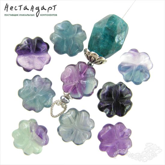 Флюорит натуральный резной Клевер 12х6 мм