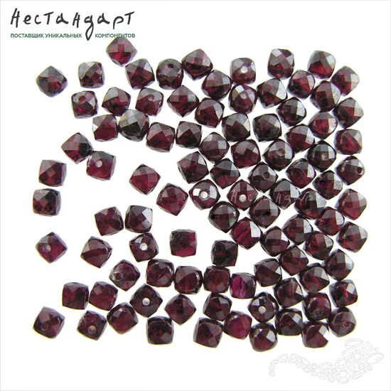 Гранат пироп-альмандин натуральный Cube 4 мм (уп. 10 шт.)