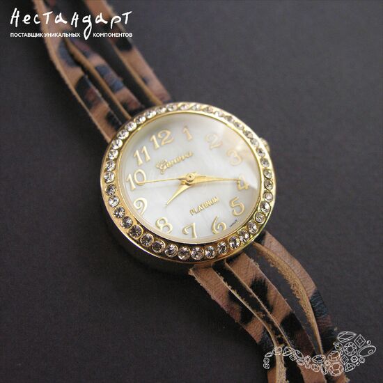Часы-браслет Geneva Leopard Gold Charm, изображение 3