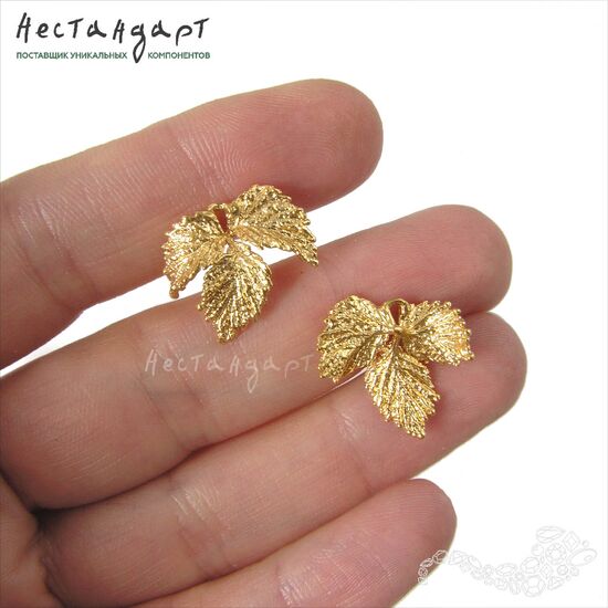 Подвеска Strawberry Trefoil Gold Plated 18 мм, изображение 2