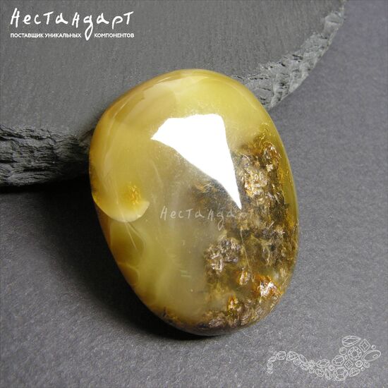 Янтарь натуральный Precious Nugget 36х30х9 мм, изображение 3