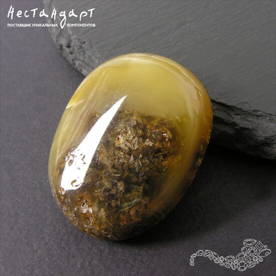 Янтарь натуральный Precious Nugget 36х30х9 мм, изображение 5