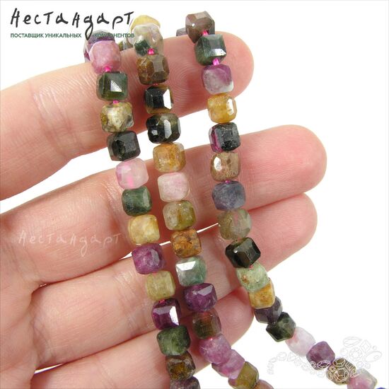 Турмалин натуральный куб с огранкой 5-6 мм (уп. 6 шт), изображение 2