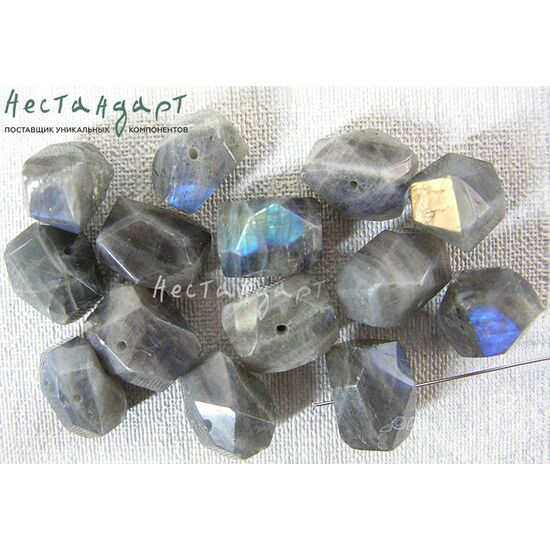 Лабрадор натуральный геометрической формы 17-19 мм