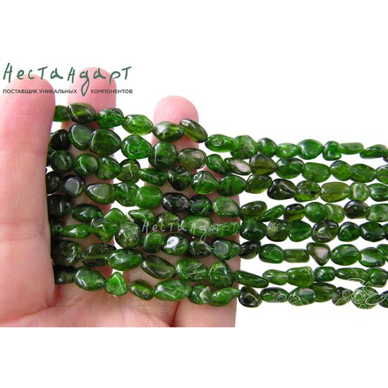 Хромдиопсид натуральный Free Form 7-10 мм (нить 10 см), изображение 2