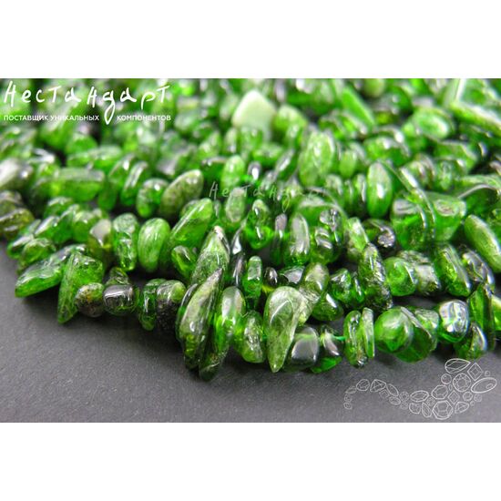 Хромдиопсид натуральный галтовка 4-10 мм (нить 10 см), изображение 3