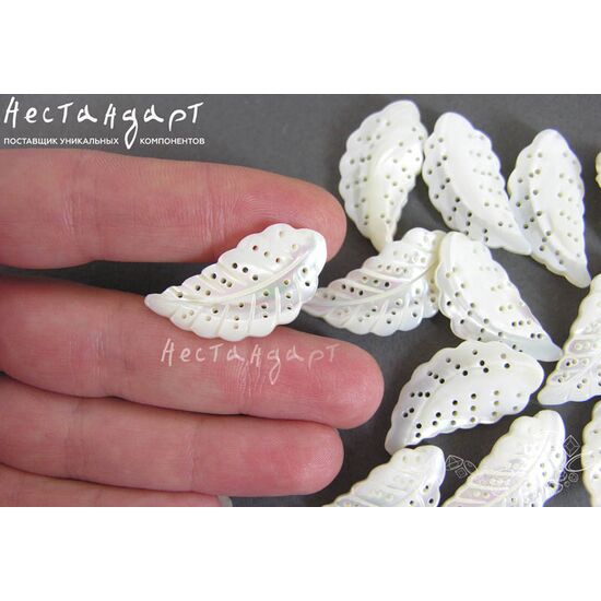 Перламутр натуральный резной Leaf White 31х15 мм, изображение 4