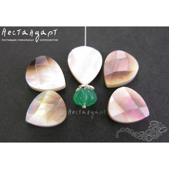 Перламутр натуральный с огранкой Heart Drop 12х10 мм, изображение 3